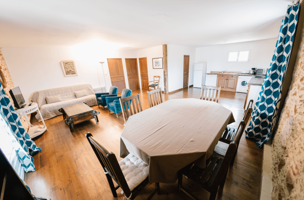 salon-gite-chateau-d-izaute-chambre-dhotes